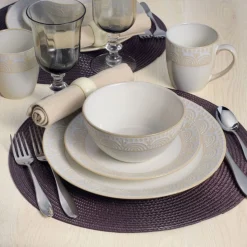 Amelia 16 Piece Dinnerware Set, Service for 4