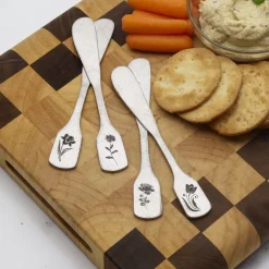 Matte Floral Set of 4 Spreaders